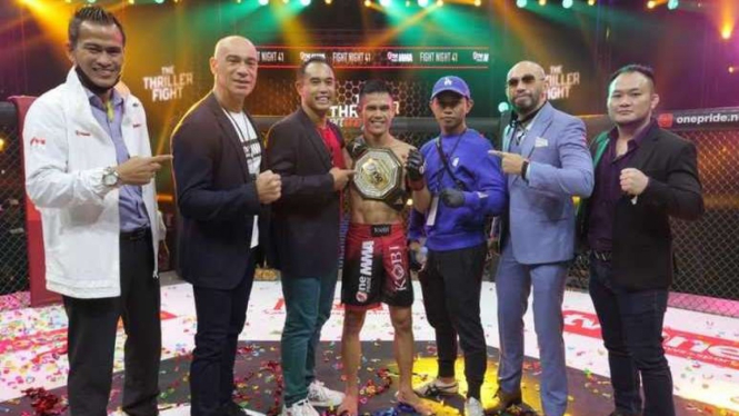 Ketua Umum KOBI, Anindra Ardiansyah Bakrie dan Billy Pasulatan