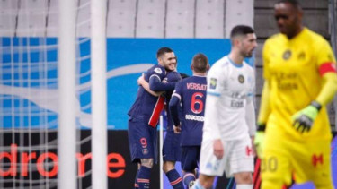 Pemain PSG rayakan gol Mauro Icardi.