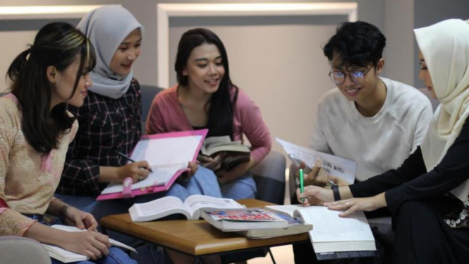 Ilustrasi mahasiswa berpeluang ikut IVES 2023