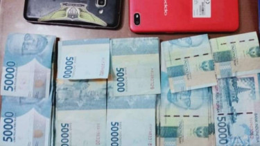 Barang bukti pemerasan yang dilakukan tiga wartawan abal-abal