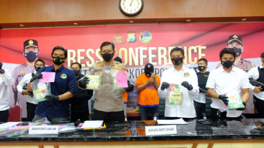 Rilis Penangkapan Pengedar Sabu Asal China Seberat 6 Kg oleh Polda Jatim