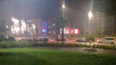 banjir di depan Gandaria City