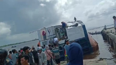 KMP Bili kecelakaan di Sambas