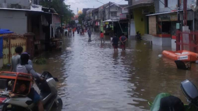 Banjir di Ciledug Indah Tangerang, Minggu, 21 Februari 2021.