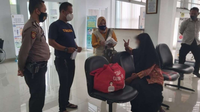 Polisi serahkan emak-emak penerobos tol ke panti sosial