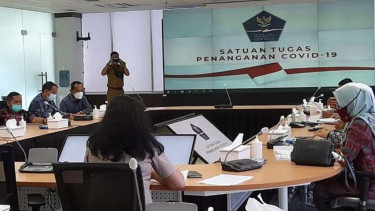 Forum rapat konsultasi Panitia Khusus Penanganan COVID-19 DPRD Sumatera Barat dengan Satgas COVID-19 di Graha BNPB, Jakarta, pada Rabu, 24 Februari 2021.