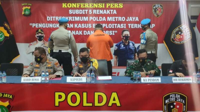 Polda Metro Jaya merilis kasus penembakan yang melibatkan oknum polisi