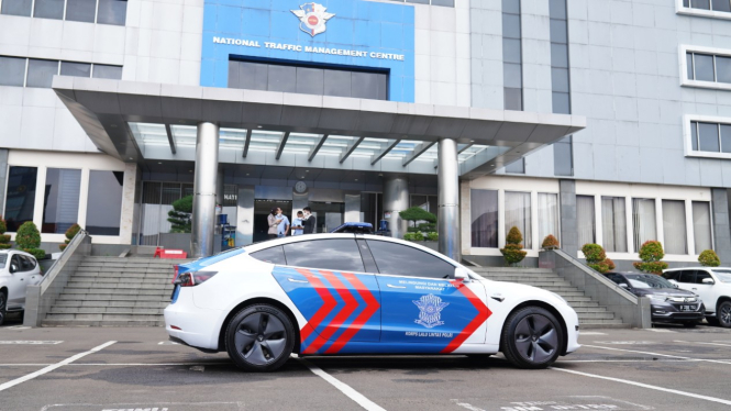 Tesla Model 3 yang digunakan Polri