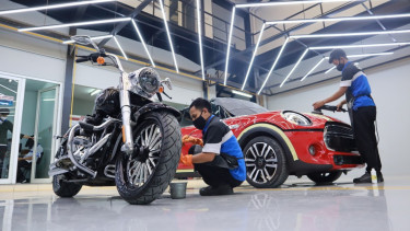 Ilustrasi nano coating mobil dan motor