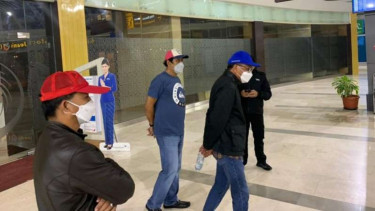 Penampakan Gubernur Sulsel Nurdin Abdullah saat digiring petugas KPK