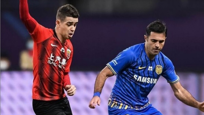 Eder (kanan) saat membela Jiangsu Suning