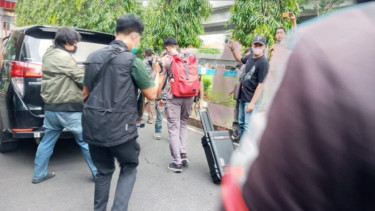KPK menggeledah kantor Dinas PU Sulawesi Selatan