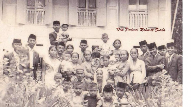 Keluarga Besar Bugis Makassar (foto dok Nur Terbit)
