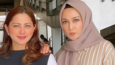 Cut Keke dan Dina Lorenza