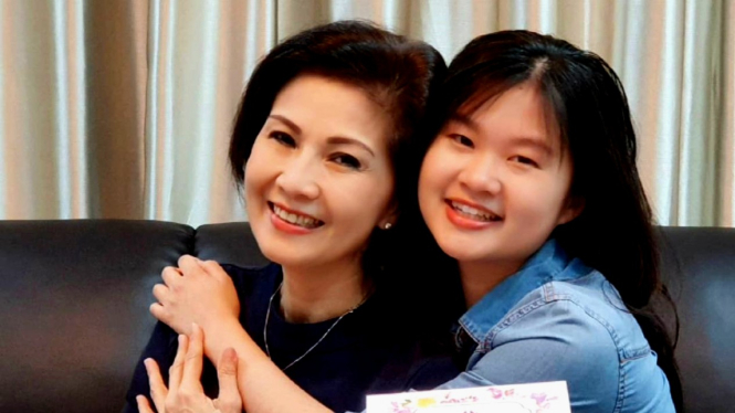 Mantan kekasih Kaesang Pengarep, Felicia Tissue bersama sang bunda, Meilia Lau.