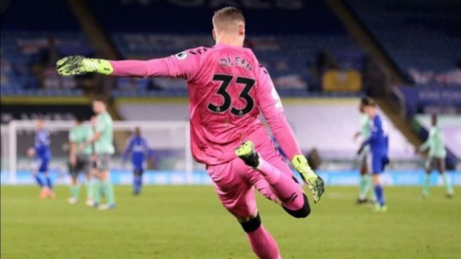 Kiper Everton, Robin Olsen. 