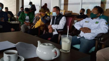 Ketua Partai Golkar Kabupaten Bandung Sugiyanto di Bandung, Senin, 15 Maret 2021