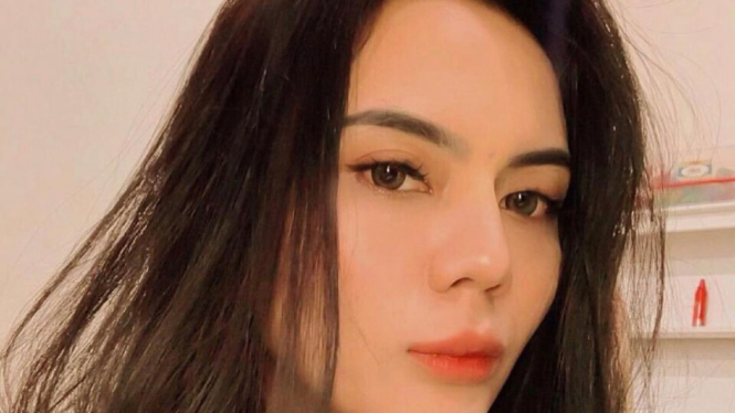 Anggita Sari lepas hijab.