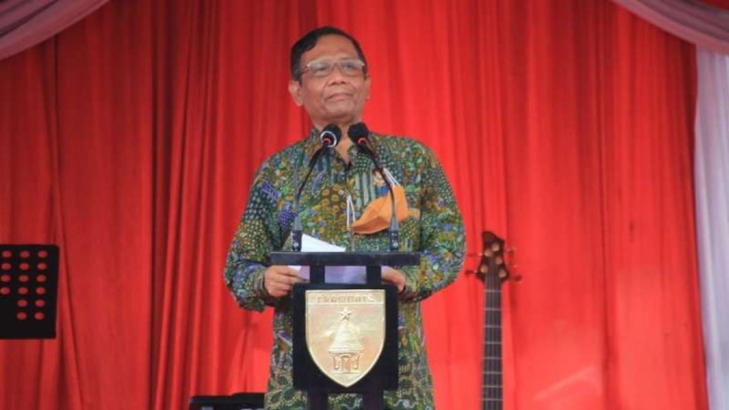 Mahfud MD di markas Kodam V Brawijaya, Surabaya