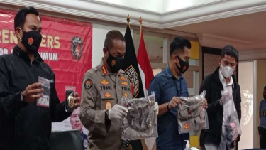 Polda Metro Jaya membekuk polisi gadungan