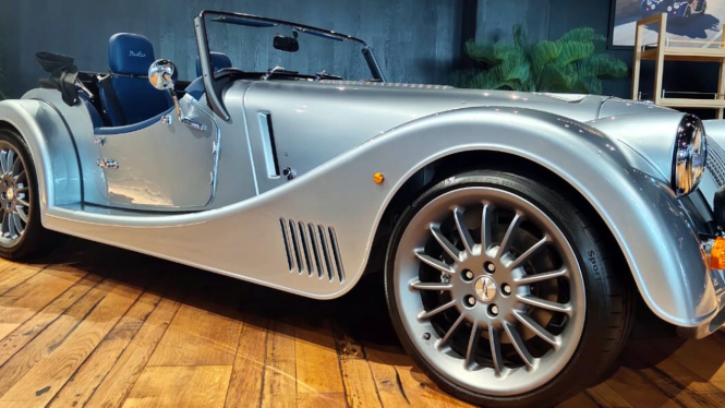 Mobil Morgan Plus Six