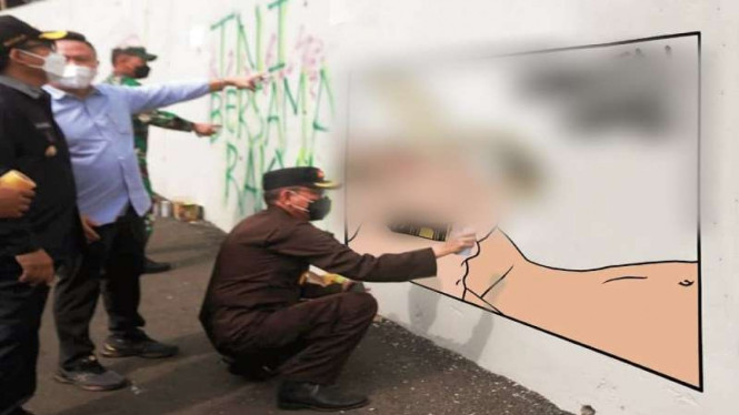 Meme Kajari Malang membuat grafiti diplesetkan menggambar pornografi