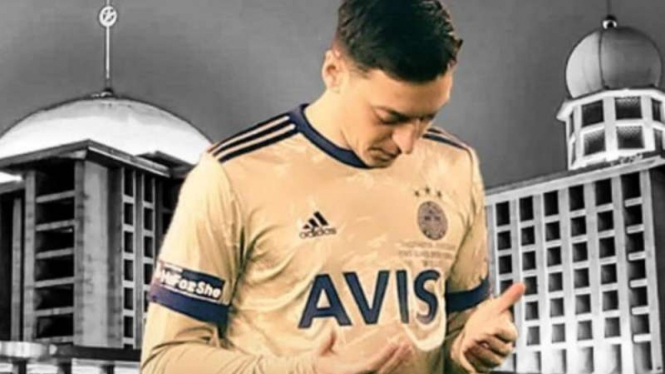 Mesut Oezil di Masjid Istiqlal.