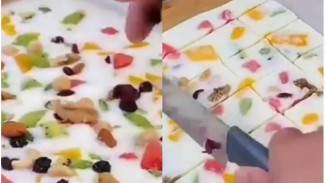 Resep Es Yoghurt Sehat dengan Taburan Buah Segar