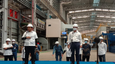Menteri Perindustrian, Agus Gumiwang Kartasasmita di pabrik baja Krakatau Steel