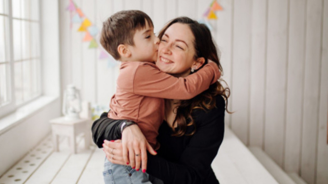 Ilustrasi ibu dan anak/parenting.