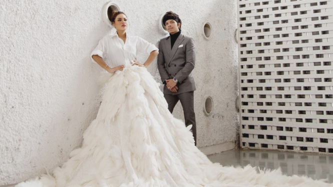 Sesi foto prewedding Atta Halilintar-Aurel di Gelora Bung Karno