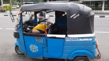 Sopir bajaj ditemukan meninggal di kawasan Jakarta Pusat, Jumat, 26 Maret 2021.