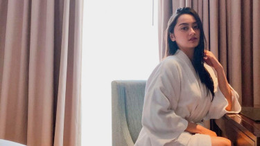 Pesinden cantik, Memes Prameswari