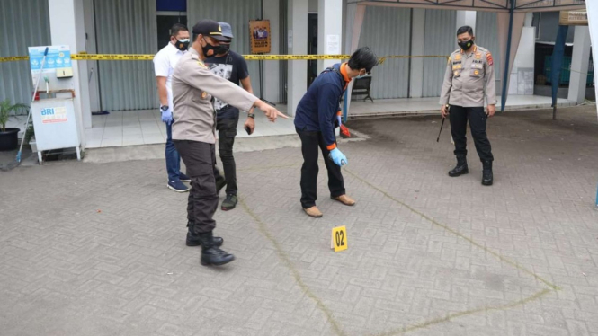 Polisi olah TKP perampokan. (Foto ilustrasi)