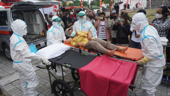 Simulasi Penanganan Pasien COVID-19 di Solo