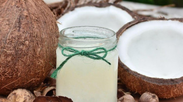 Manfaat Minyak Kelapa