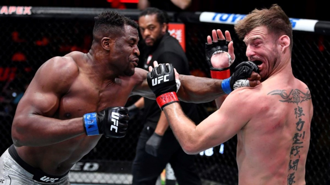 Francis Ngannou menjadi juara kelas berat UFC usai hancurkan Stipe Miocic