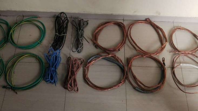 Kabel yang dicuri dari proyek LRT Setiabudi, Jakarta Selatan.