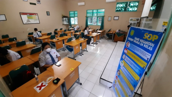 Sekolah tatap muka tingkat SMA.