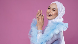 Aliya, Bawakan Lagu Madu dan Racun yang Pernah Dipopulerkan Ayahnya