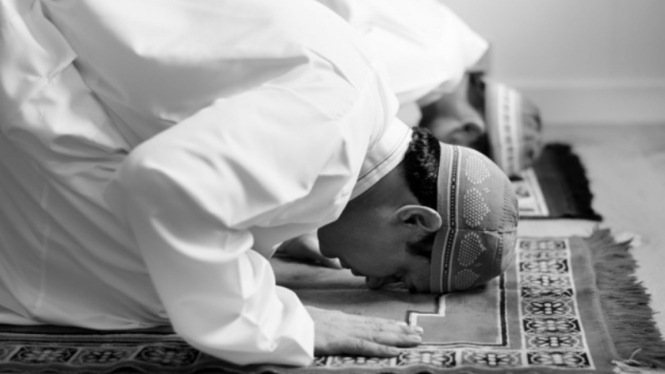 Ilustrasi sujud/sholat