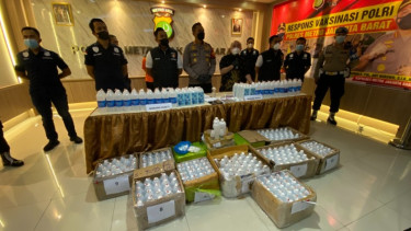 Konferensi pers Malapaktek Filler Payudara di Mapolres Metro Jakarta Barat.