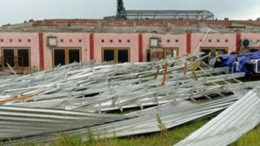 Objek Wisata Sanggaluri Park, Kabupaten Purbalingga, Jawa Tengah, terdampak kejadian angin kencang yang melanda wilayah tersebut pada Selasa sore, 6 April 2021.
