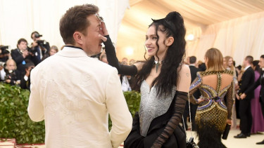 Elon Musk dan Grimes.