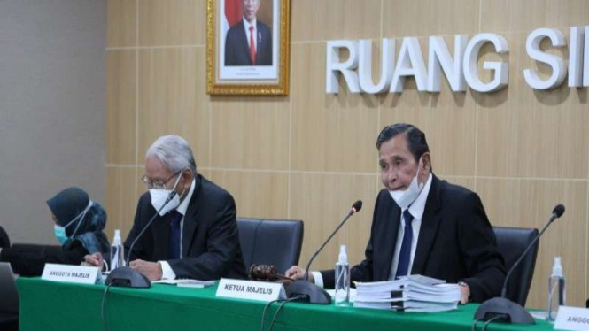 Ketua Dewan Pengawas KPK Tumpak Hatorangan Panggabean di Gedung KPK