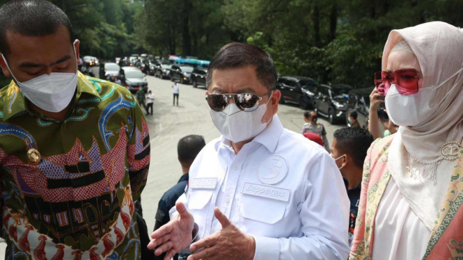 Menteri PPN/Kepala Bappenas Suharso Monoarfa di Sumatera Barat.