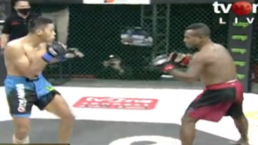 Alfons versus Rysanda di One Pride MMA FIght Nigt 45.