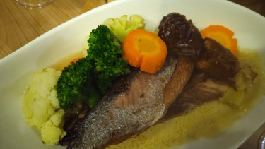 Kuliner buka puasa kreasi Chef Ervin di Hotel Santika Pandegiling Surabaya