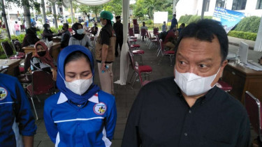 Pemantauan vaksinasi di gedung sate di hari pertama ibadah puasa.
