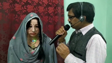 Robot Shalu dengan Dinesh Patel.